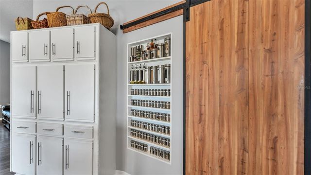 2865 HAMMOCK DRIVE, Plant City, FL 33566