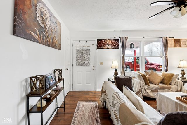 602 Meadows Drive, Mooresville, IN 46158