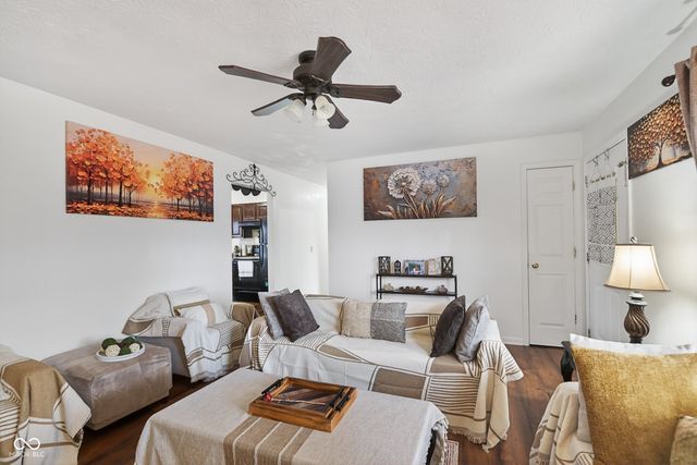 602 Meadows Drive, Mooresville, IN 46158