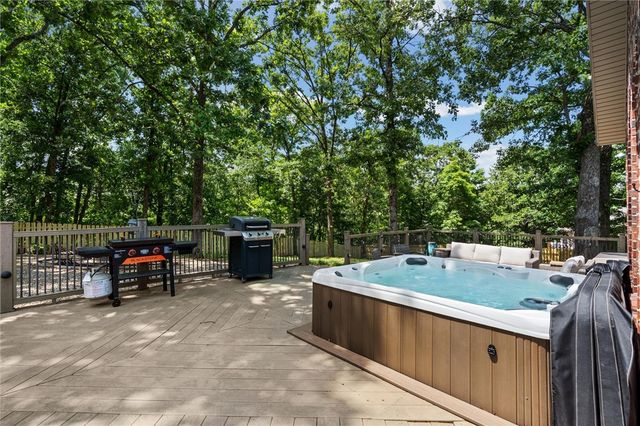 15 Sutherland Lane, Bella Vista, AR 72714