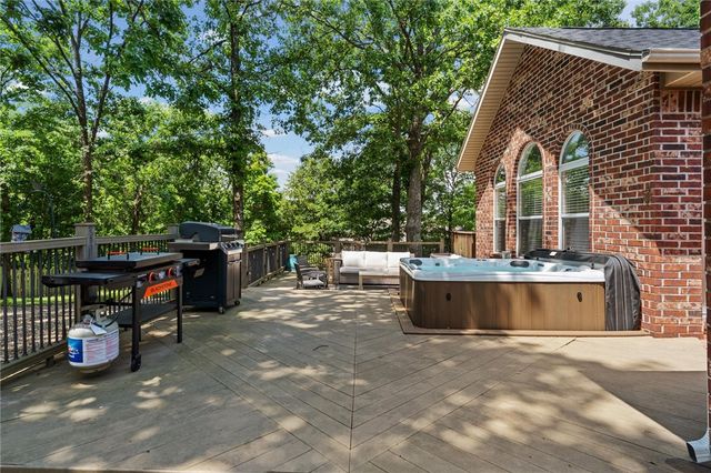 15 Sutherland Lane, Bella Vista, AR 72714