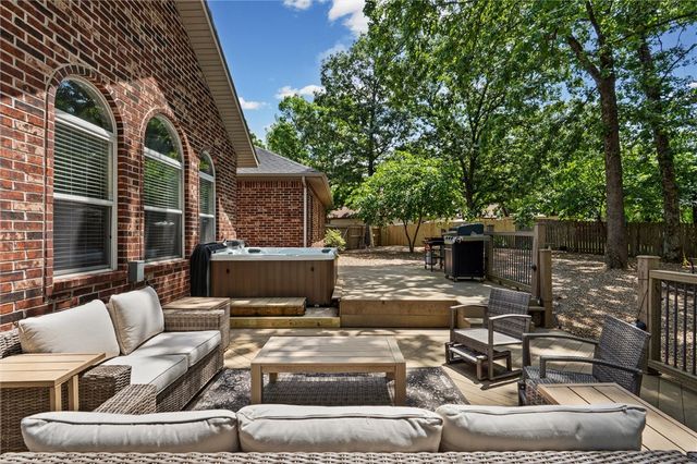 15 Sutherland Lane, Bella Vista, AR 72714