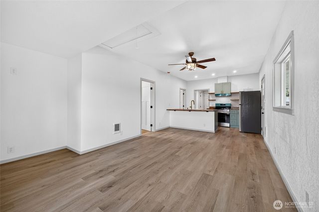 8633 S Thompson Avenue, Tacoma, WA 98444