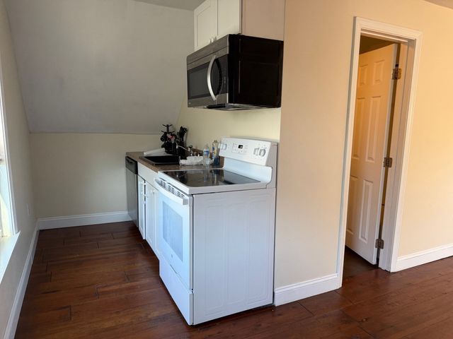 88 Weston St 3, Brockton, MA 02301