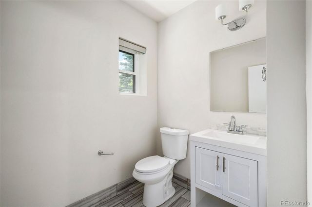 230 S Dexter Street, Denver, CO 80246