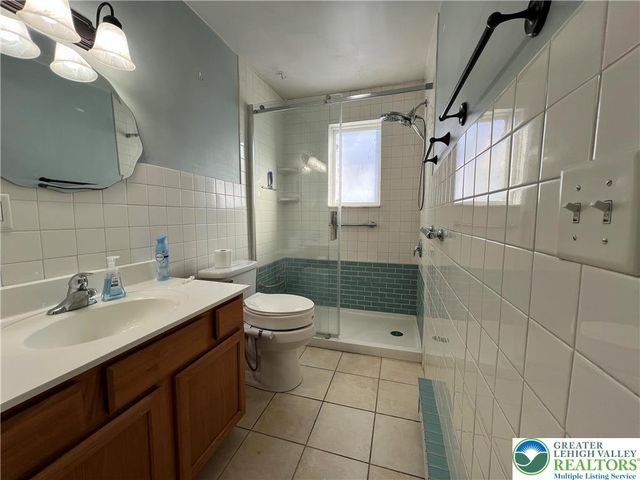 3749 Mountain View Drive, Lehigh Twp, PA 18038