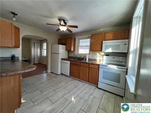 3749 Mountain View Drive, Lehigh Twp, PA 18038