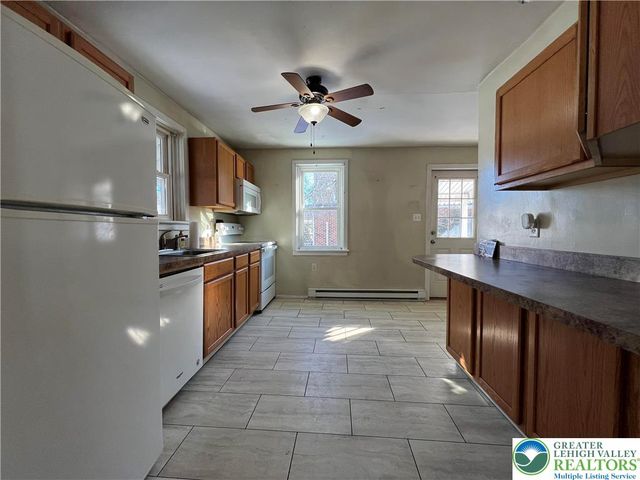 3749 Mountain View Drive, Lehigh Twp, PA 18038