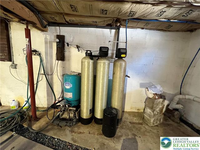 3749 Mountain View Drive, Lehigh Twp, PA 18038