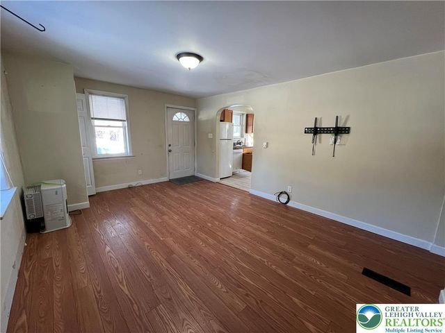 3749 Mountain View Drive, Lehigh Twp, PA 18038