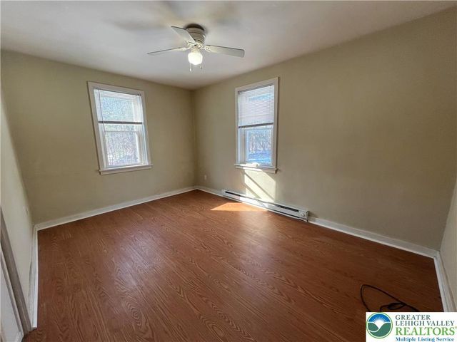 3749 Mountain View Drive, Lehigh Twp, PA 18038