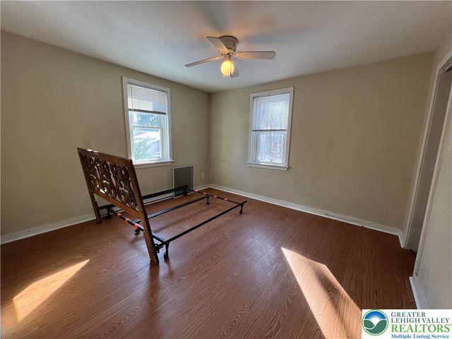 3749 Mountain View Drive, Lehigh Twp, PA 18038