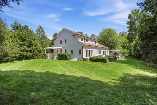 10 Homestead Lane, Bedford, NY 10506