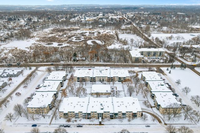 2710 Dale Street N B307, Roseville, MN 55113