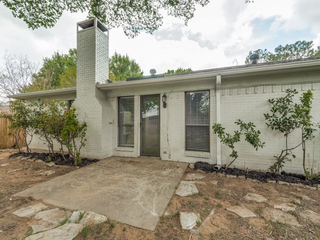 4401 Woodhill Drive, Arlington, TX 76016