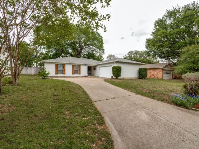 4401 Woodhill Drive, Arlington, TX 76016