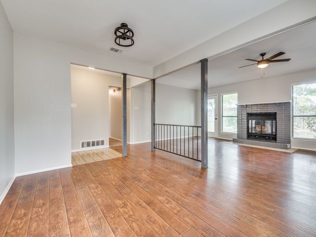 4401 Woodhill Drive, Arlington, TX 76016