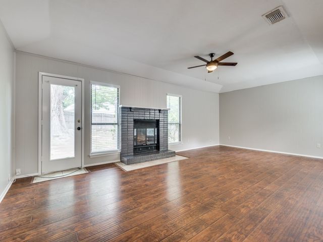 4401 Woodhill Drive, Arlington, TX 76016