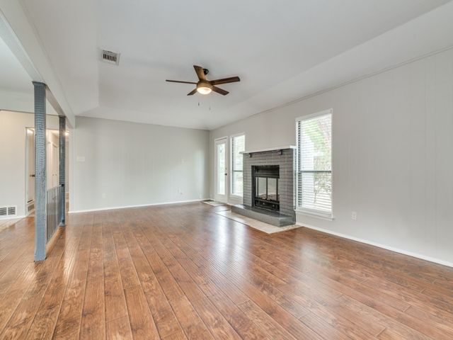 4401 Woodhill Drive, Arlington, TX 76016