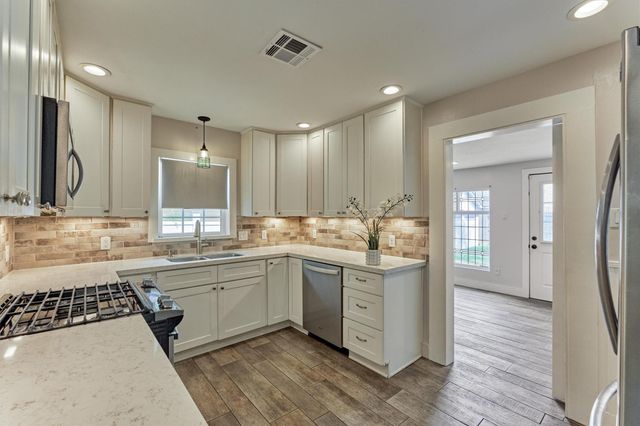 711 Granberry Street, Humble, TX 77338