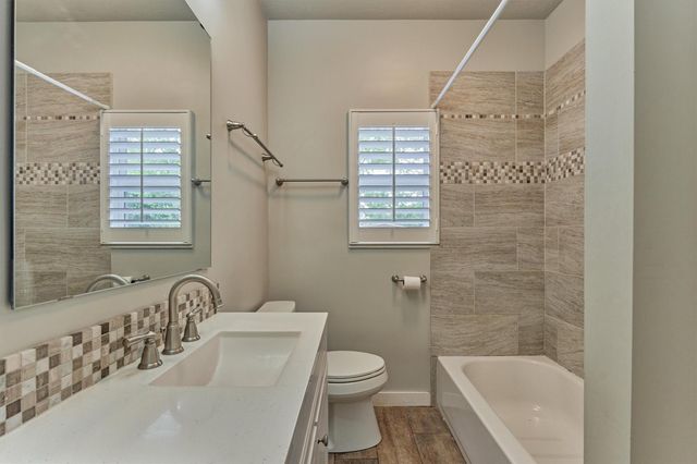 711 Granberry Street, Humble, TX 77338