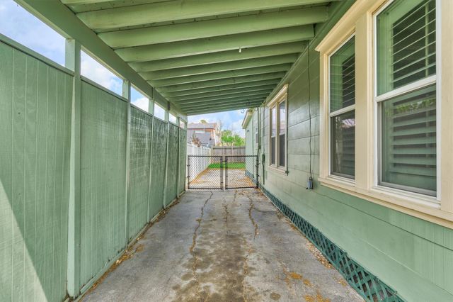 711 Granberry Street, Humble, TX 77338