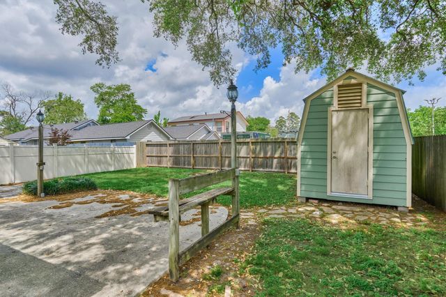 711 Granberry Street, Humble, TX 77338