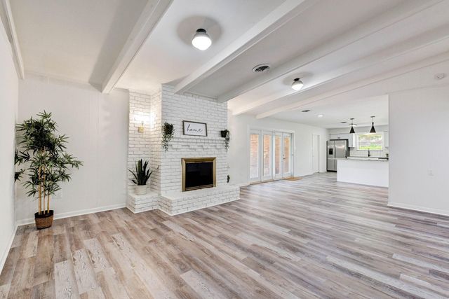 1703 N Roberson Street, Conroe, TX 77301