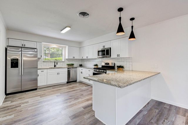 1703 N Roberson Street, Conroe, TX 77301