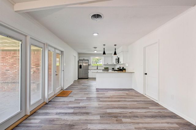 1703 N Roberson Street, Conroe, TX 77301