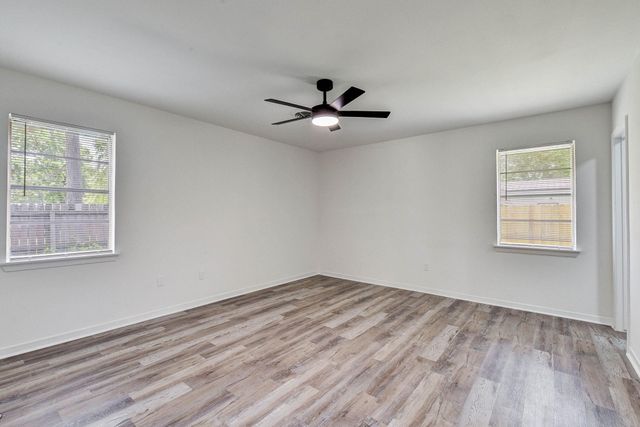 1703 N Roberson Street, Conroe, TX 77301