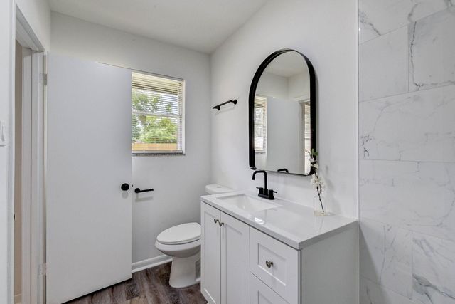 1703 N Roberson Street, Conroe, TX 77301