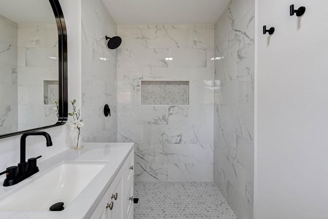 1703 N Roberson Street, Conroe, TX 77301