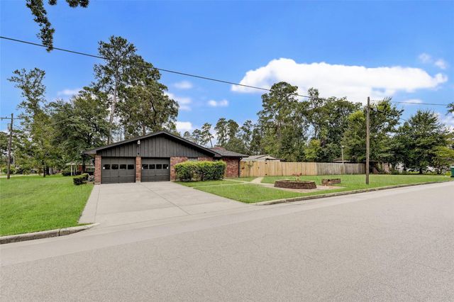 1703 N Roberson Street, Conroe, TX 77301