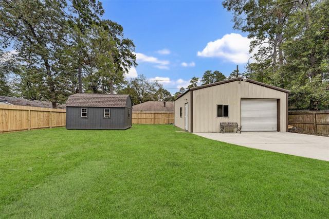 1703 N Roberson Street, Conroe, TX 77301