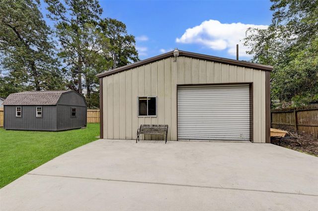 1703 N Roberson Street, Conroe, TX 77301