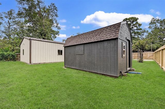 1703 N Roberson Street, Conroe, TX 77301