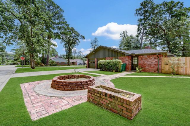 1703 N Roberson Street, Conroe, TX 77301