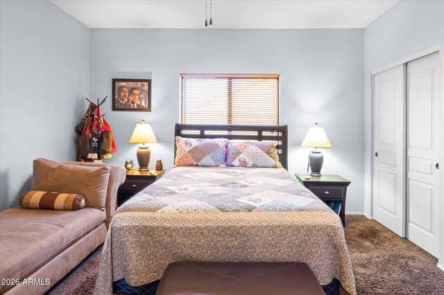 904 W SAINT CHARLES Avenue, Phoenix, AZ 85041