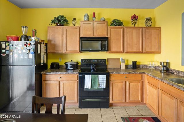 904 W SAINT CHARLES Avenue, Phoenix, AZ 85041