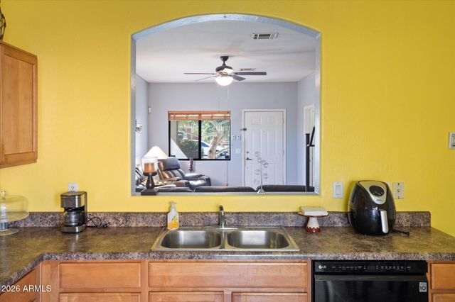 904 W SAINT CHARLES Avenue, Phoenix, AZ 85041