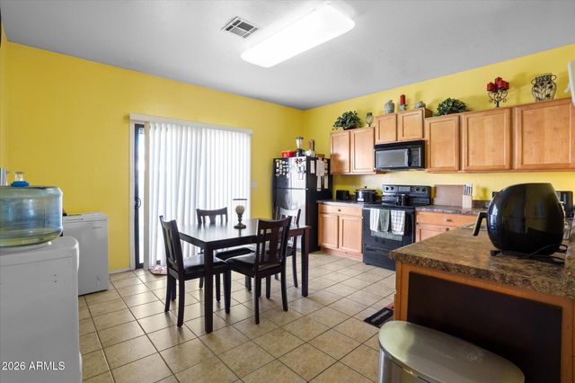 904 W SAINT CHARLES Avenue, Phoenix, AZ 85041