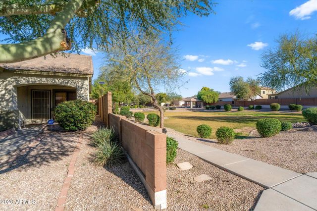 904 W SAINT CHARLES Avenue, Phoenix, AZ 85041