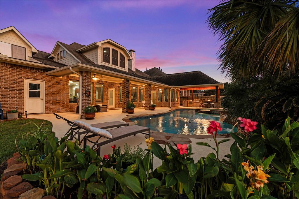 8607 Crossriver Lane, Houston, TX 77095