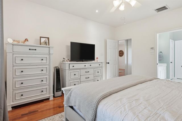 203 Colony Lake Lane, Dickinson, TX 77539