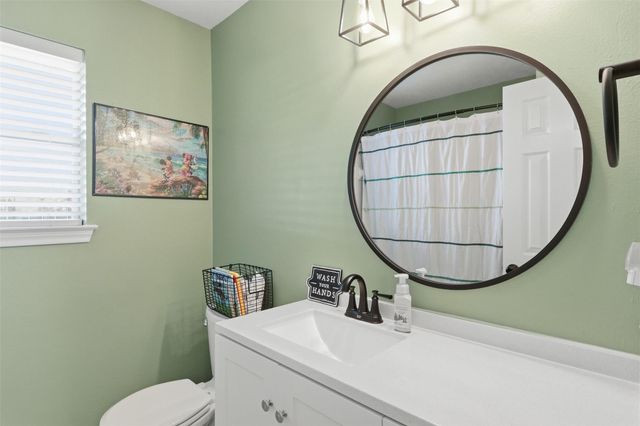 203 Colony Lake Lane, Dickinson, TX 77539