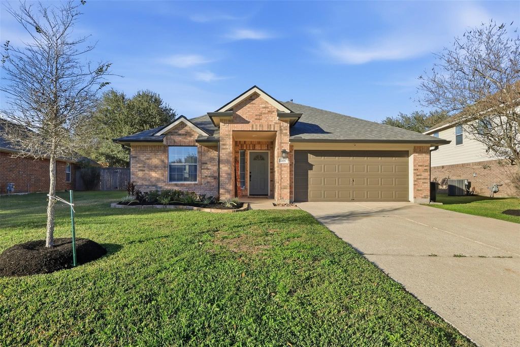 203 Colony Lake Lane, Dickinson, TX 77539