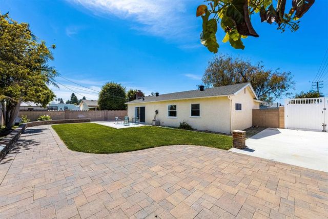 16002 Warren Lane, Huntington Beach, CA 92649