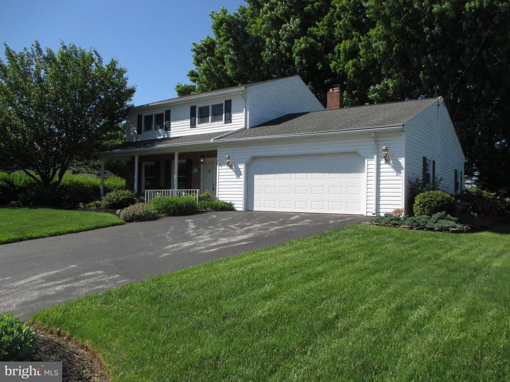 210 E MAIN ST, New Freedom, PA 17349
