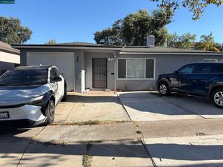 35 Lois Ave, Pittsburg, CA 94565